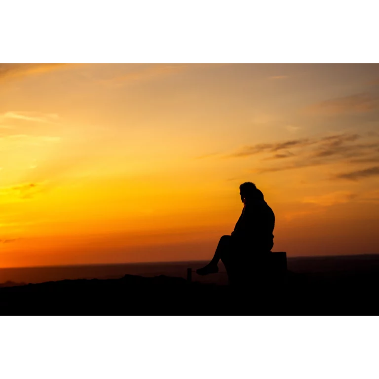 Photographie d'un coucher de soleil dans les monts d'arrée