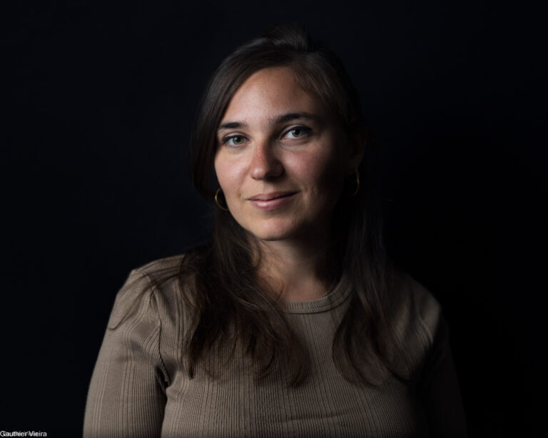 Portrait photo studio réalisée par un photographe professionnel