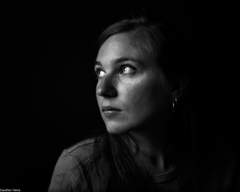 Portrait photo studio réalisée par un photographe professionnel